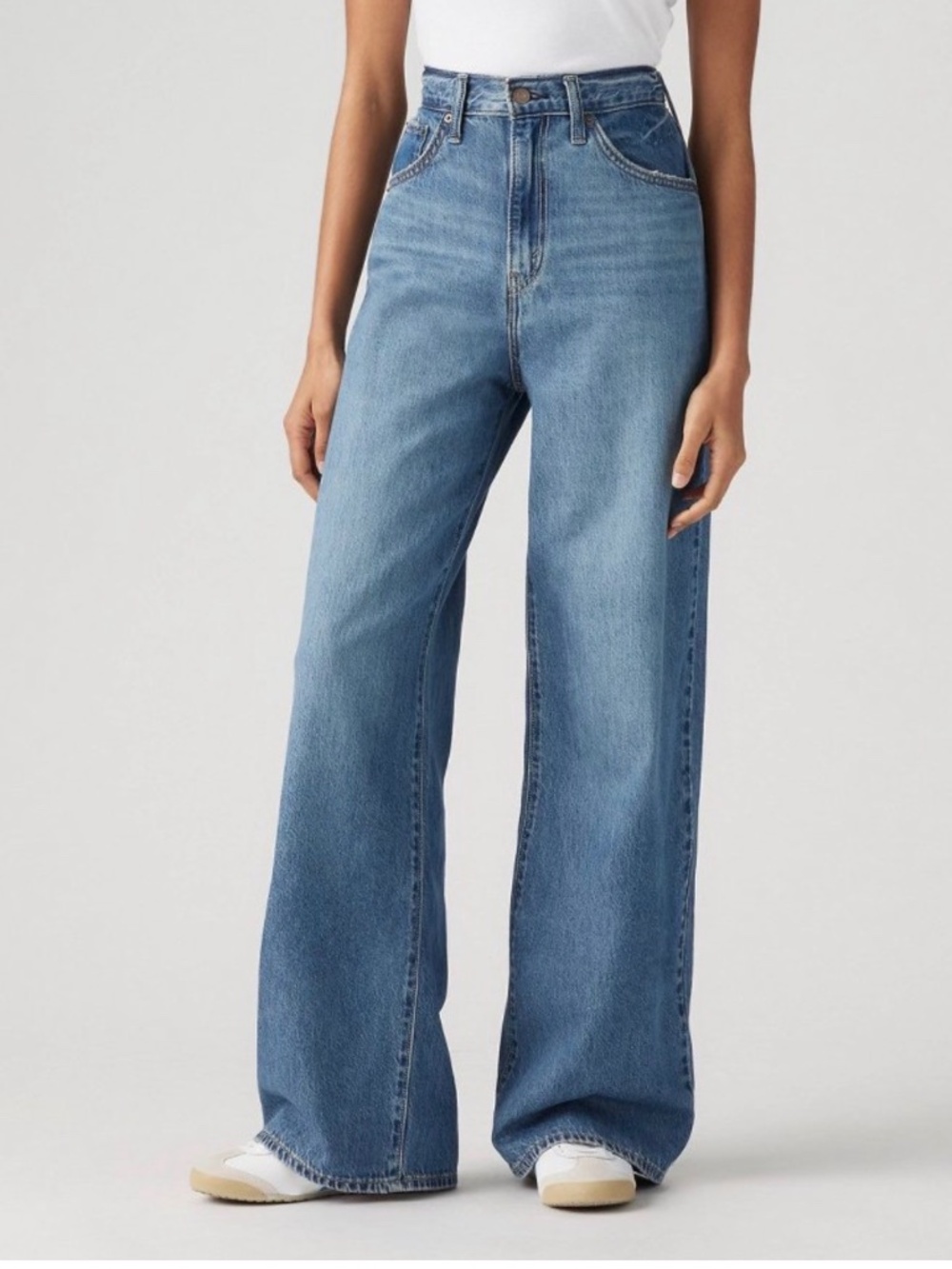 Levi’s Clinched Baggy Jeans